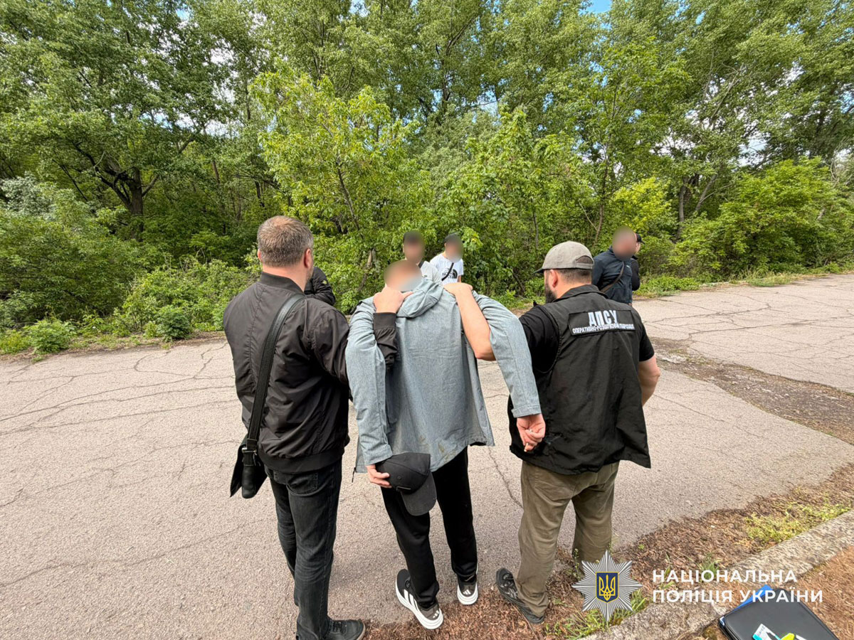 В Днепре разоблачили схему незаконной переправки мужчин за границу: организатор просил 10 тысяч евро В Днепре разоблачили схему незаконной переправки мужчин за границу: организатор просил 10 тысяч евро