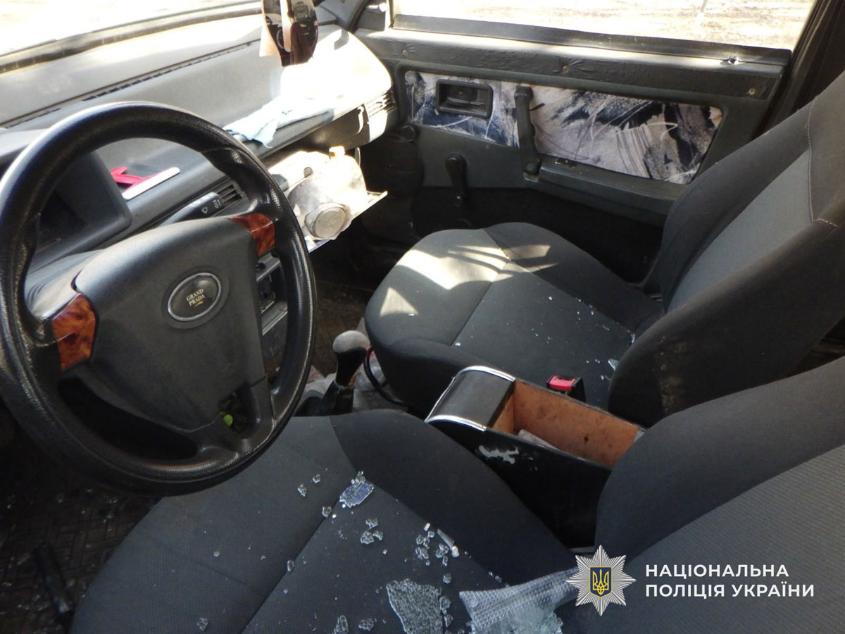 В Вольногорске трое подростков подозреваются в серии краж из автомобилей В Вольногорске трое подростков подозреваются в серии краж из автомобилей