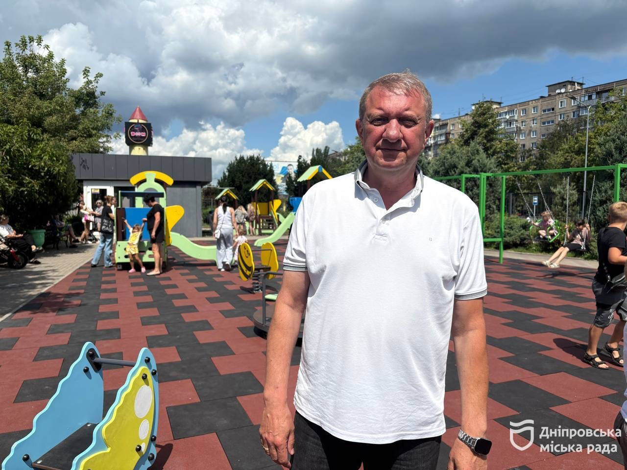 В Днепре открыли обновленную детскую площадку с уникальным игровым комплексом, которого больше нет в городе В Днепре открыли обновленную детскую площадку с уникальным игровым комплексом, которого больше нет в городе