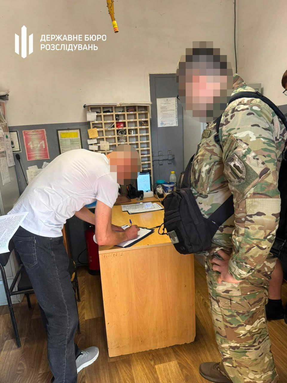 ДБР начало масштабную спецоперацию «Честный призыв»: выявлены коррупционные схемы в ТЦК по всей Украине ДБР начало масштабную спецоперацию «Честный призыв»: выявлены коррупционные схемы в ТЦК по всей Украине