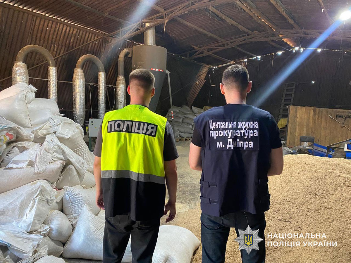 На Днепропетровщине разоблачили группу «черных лесорубов»: ущерб государству приблизился к 700 тысячам гривен На Днепропетровщине разоблачили группу «черных лесорубов»: ущерб государству приблизился к 700 тысячам гривен