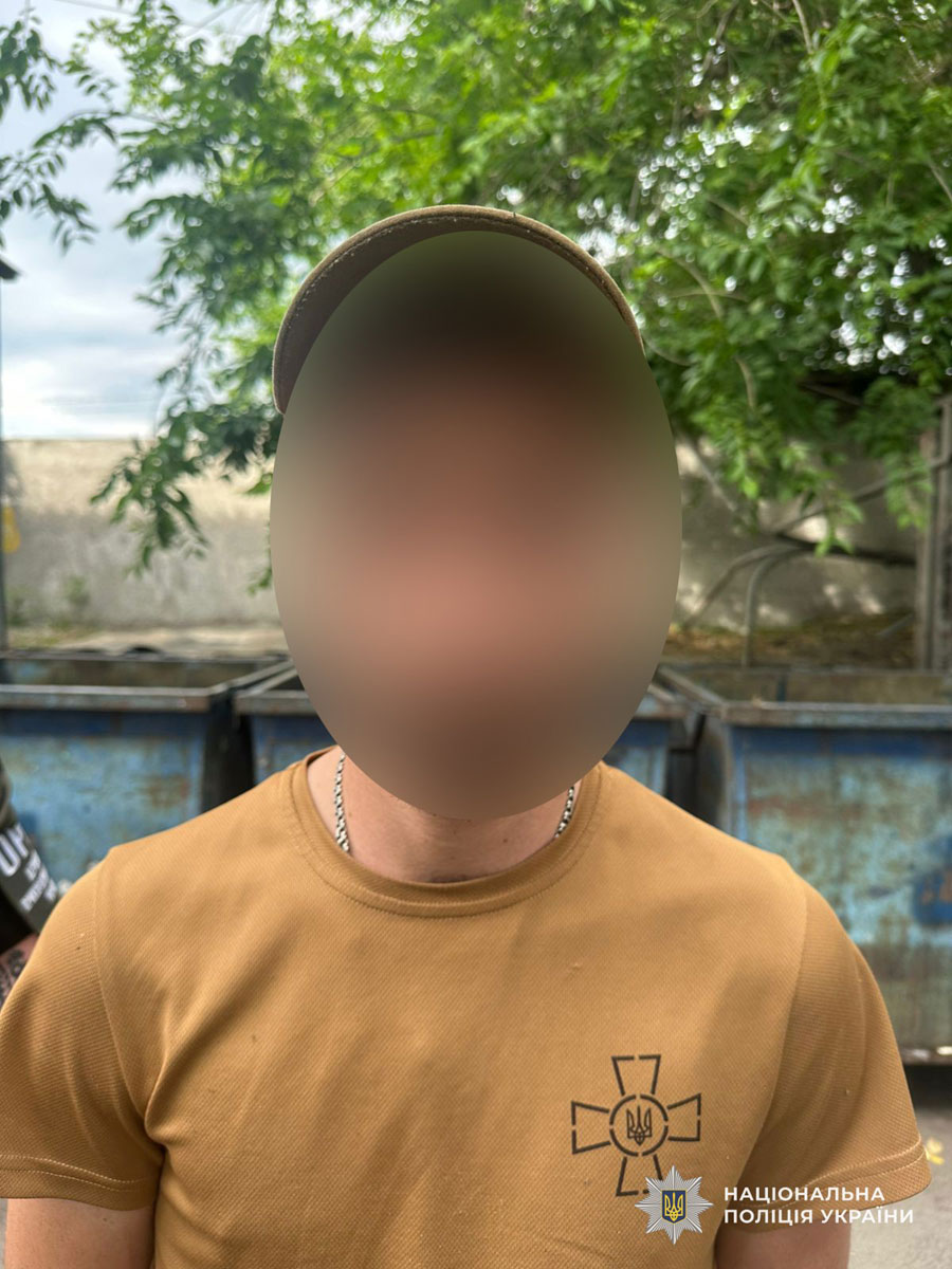 На Днепропетровщине задержан военнослужащий по подозрению в незаконной торговле оружием и боеприпасами На Днепропетровщине задержан военнослужащий по подозрению в незаконной торговле оружием и боеприпасами