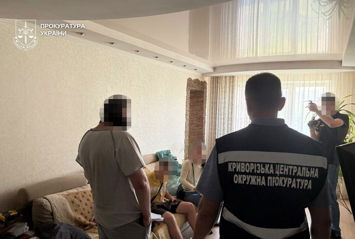 В Кривом Роге расследуют возможное хищение почти полумиллиона гривен при ремонте школьной спортивной площадки В Кривом Роге расследуют возможное хищение почти полумиллиона гривен при ремонте школьной спортивной площадки