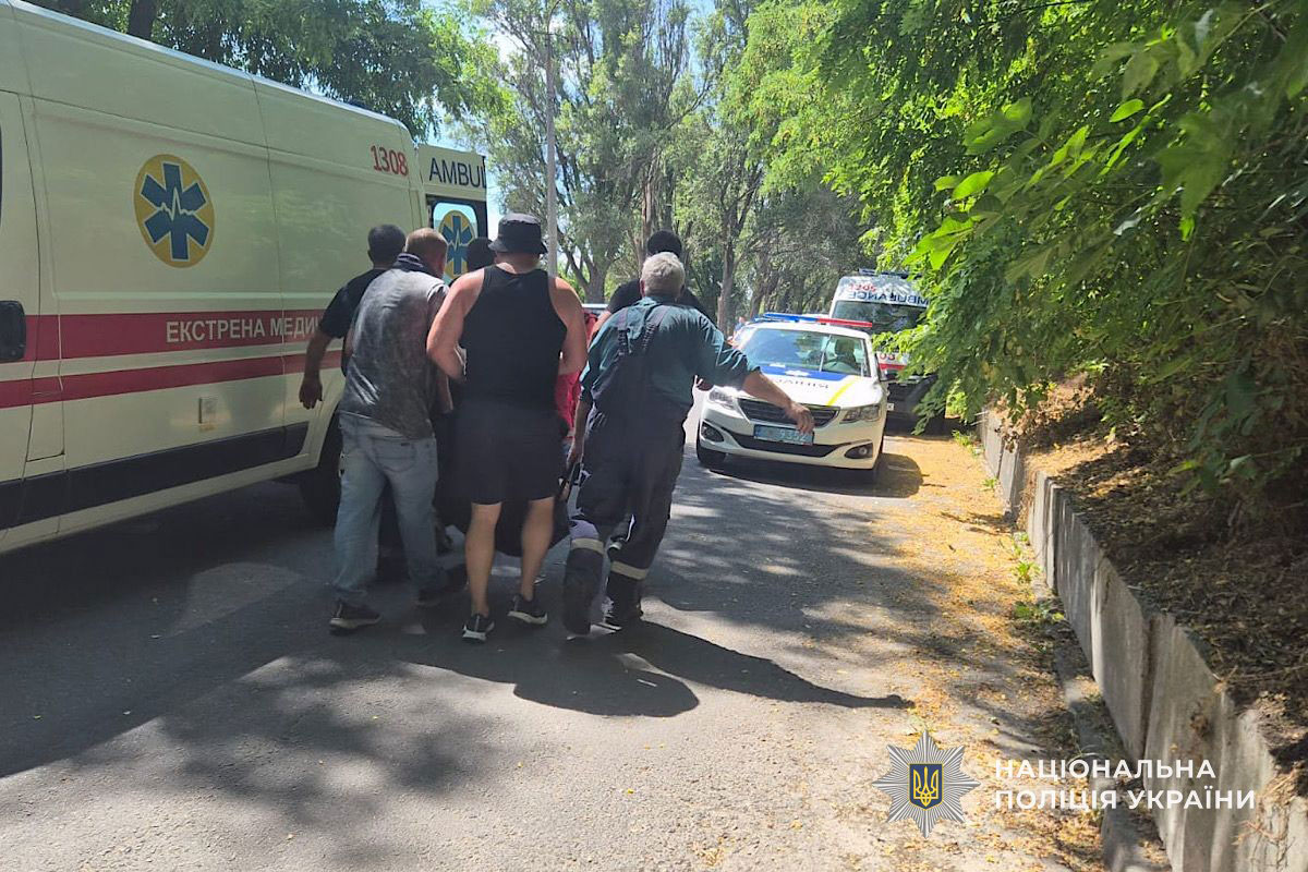 Ракетный удар по Днепру 29 июня: число погибших возросло, спасатели продолжают разбирать завалы Ракетный удар по Днепру 29 июня: число погибших возросло, спасатели продолжают разбирать завалы