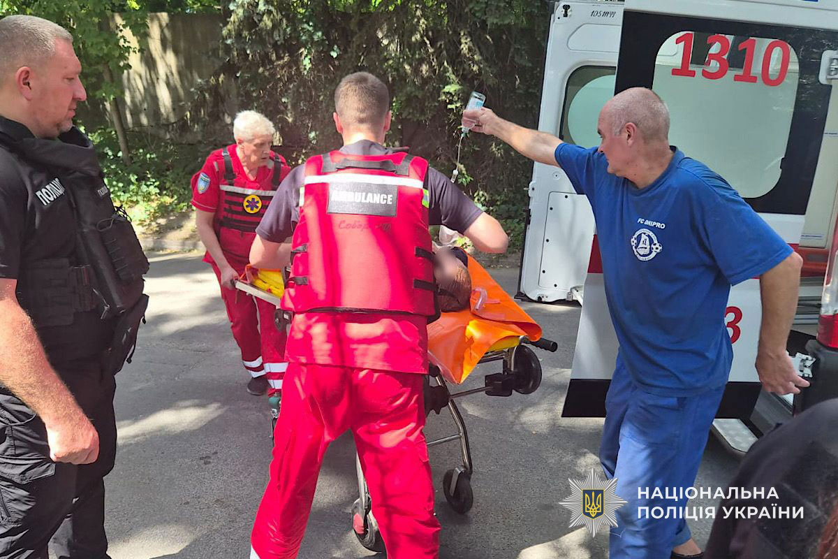 Ракетный удар по Днепру 29 июня: число погибших возросло, спасатели продолжают разбирать завалы Ракетный удар по Днепру 29 июня: число погибших возросло, спасатели продолжают разбирать завалы