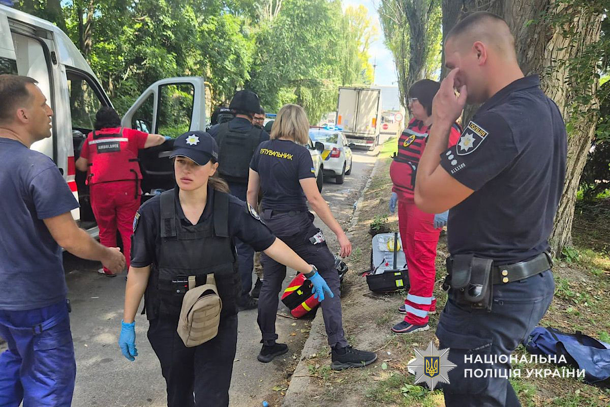 Ракетный удар по Днепру 29 июня: число погибших возросло, спасатели продолжают разбирать завалы Ракетный удар по Днепру 29 июня: число погибших возросло, спасатели продолжают разбирать завалы