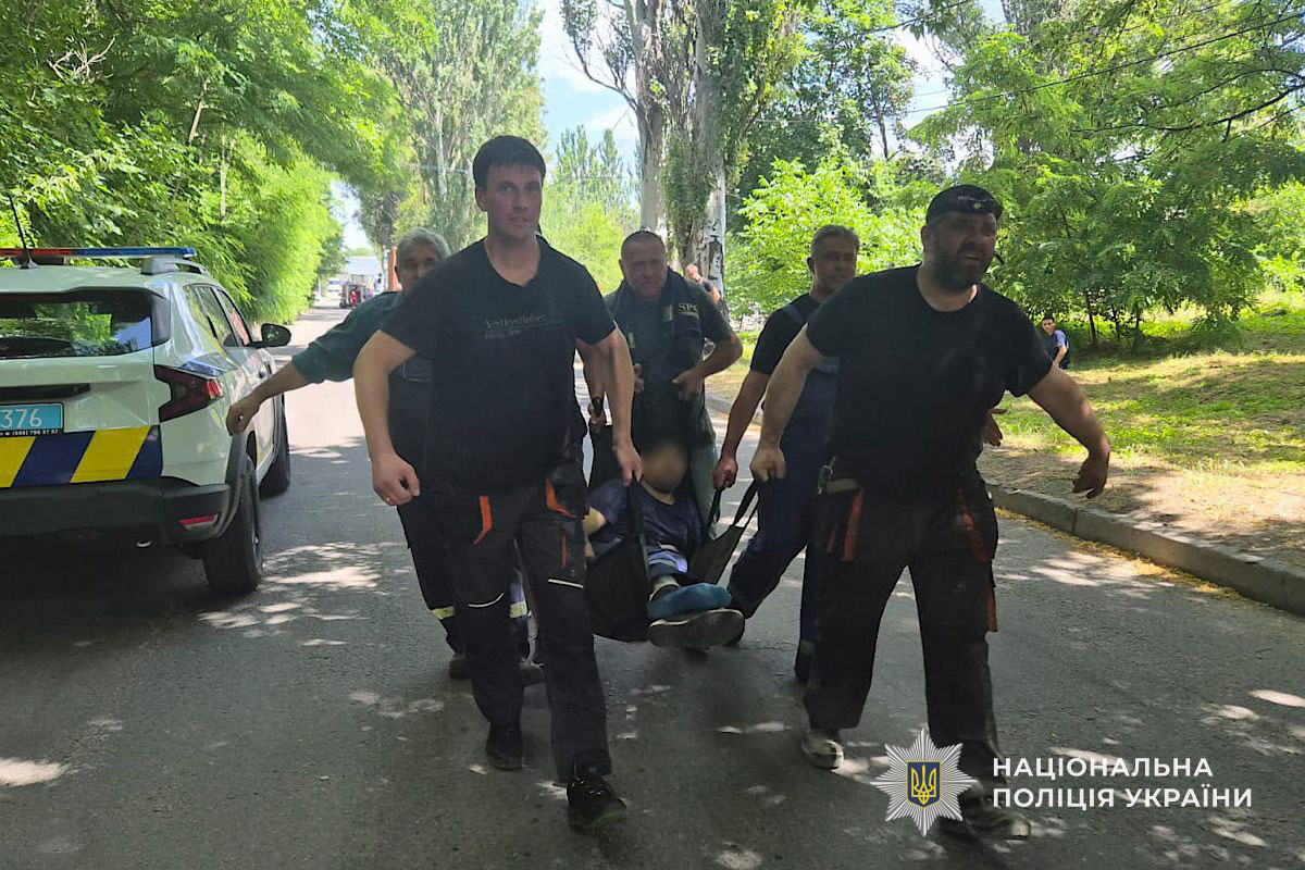 Ракетный удар по Днепру 29 июня: число погибших возросло, спасатели продолжают разбирать завалы Ракетный удар по Днепру 29 июня: число погибших возросло, спасатели продолжают разбирать завалы