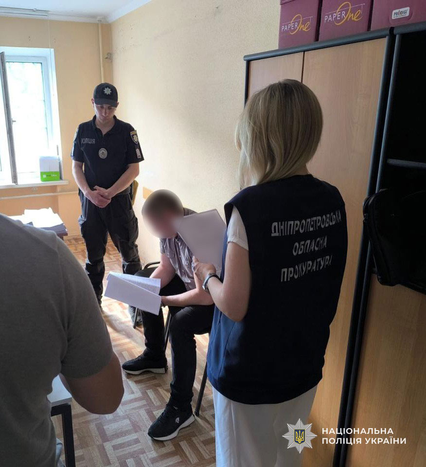В Днепре задержали адвоката по подозрению в торговле влиянием: обещал «решить вопрос» с ТЦК за 6 тысяч долларов В Днепре задержали адвоката по подозрению в торговле влиянием: обещал «решить вопрос» с ТЦК за 6 тысяч долларов