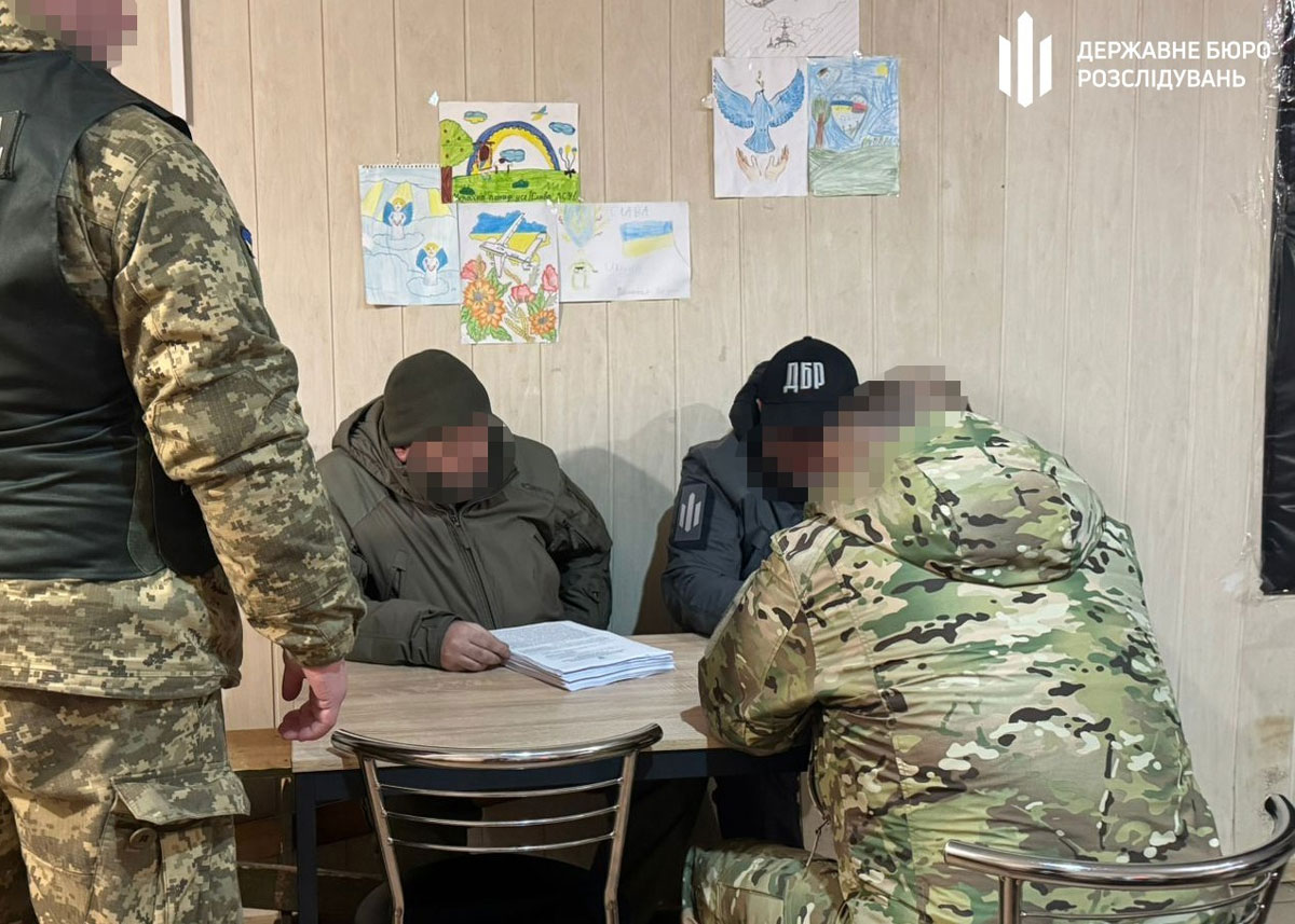В Днепропетровской области бухгалтерам незаконно начислили почти 4 млн грн «боевых»: перед судом предстанут экс-руководитель финслужбы и 10 его подчинённых В Днепропетровской области бухгалтерам незаконно начислили почти 4 млн грн «боевых»: перед судом предстанут экс-руководитель финслужбы и 10 его подчинённых