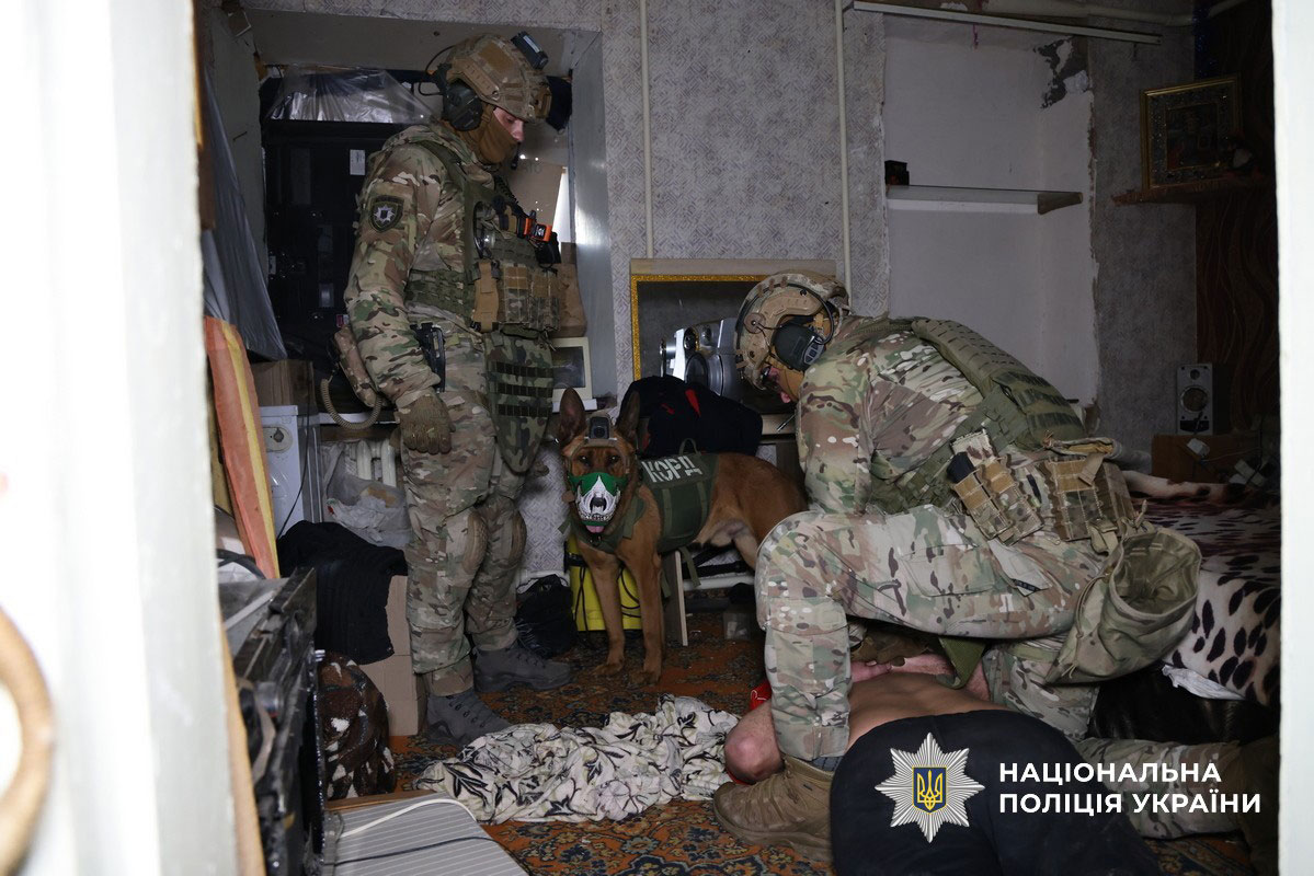 В Днепропетровской области будут судить пятерых участников наркогруппы, изготовлявших метамфетамин для сбыта в Днепре В Днепропетровской области будут судить пятерых участников наркогруппы, изготовлявших метамфетамин для сбыта в Днепре