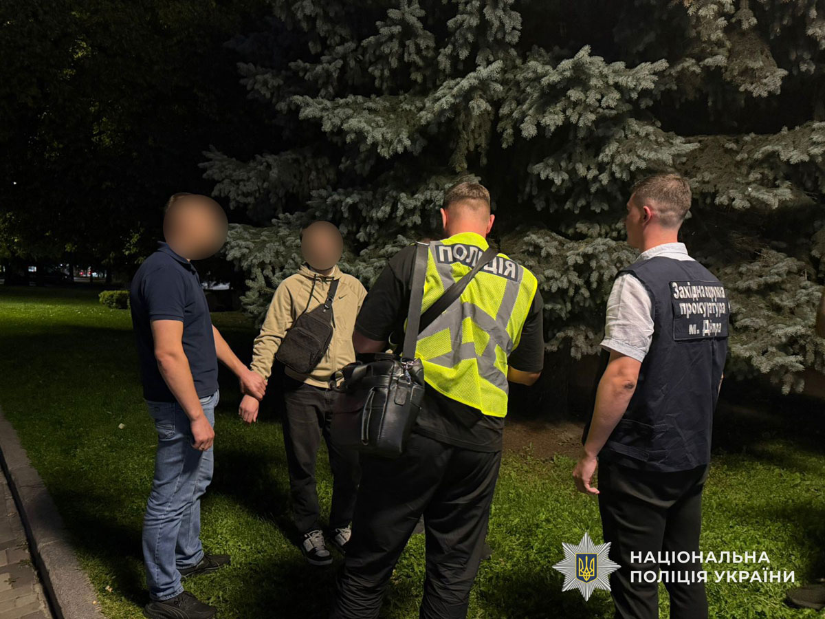 За $5 тысяч обещал переправить военнообязанного в Румынию: в Днепре задержали 24-летнего организатора схемы За $5 тысяч обещал переправить военнообязанного в Румынию: в Днепре задержали 24-летнего организатора схемы